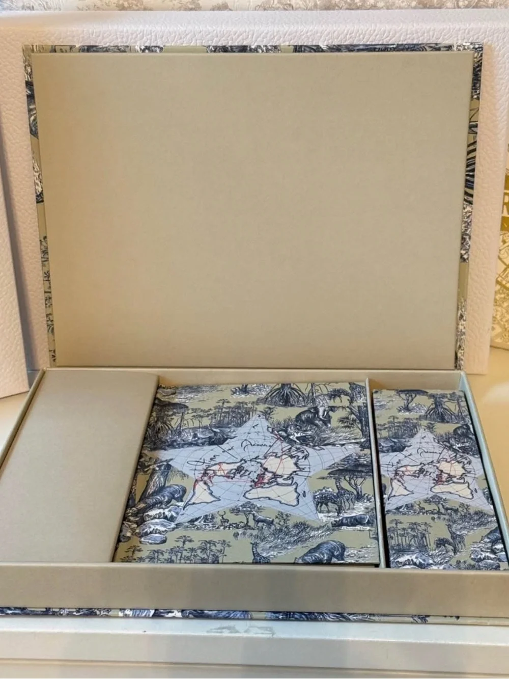 Brand new Dior Toile de Jouy Journal & Pencils stationary set